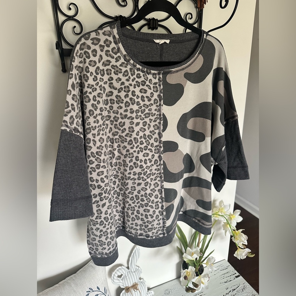 Easel Gray Ribbed Patchwork Knit Top - image 2